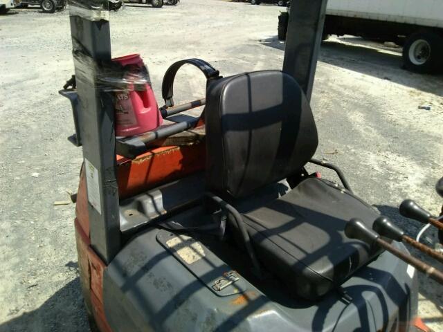 7FGCU2570867 - 2001 TOYOTA FORKLIFT ORANGE photo 6