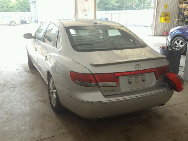 KMHFC46F28A309796 - 2008 HYUNDAI AZERA SE SILVER photo 3