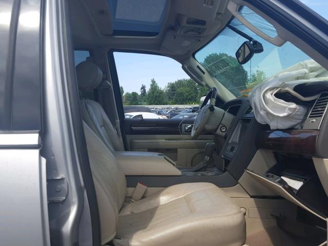 5LMFU28R74LJ40458 - 2004 LINCOLN NAVIGATOR ვერცხლისფერი ფოტო 5