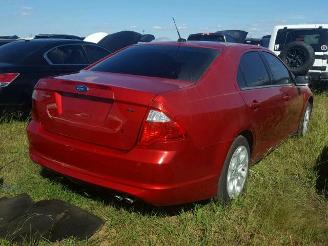 3FAHP0HAXBR329423 - 2011 FORD FUSION SE RED photo 4