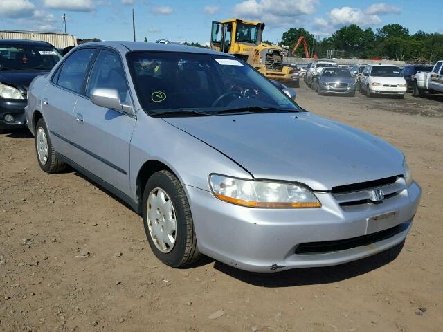 1HGCG5545XA015097 - 1999 HONDA ACCORD LX SILVER photo 1