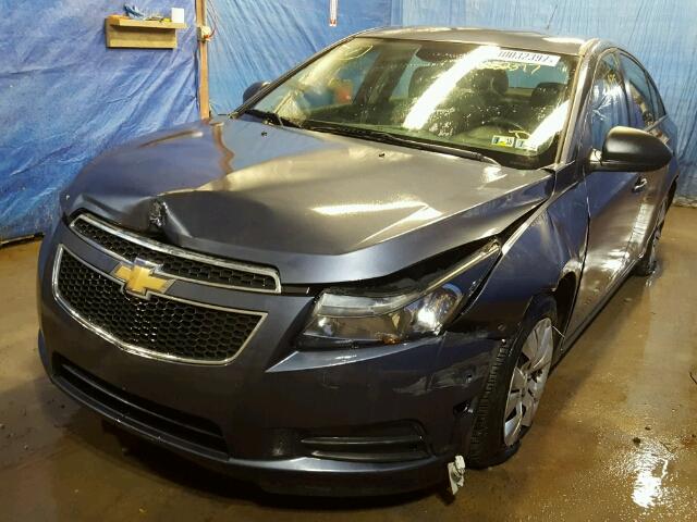 1G1PA5SGXD7297416 - 2013 CHEVROLET CRUZE LS BLUE photo 2