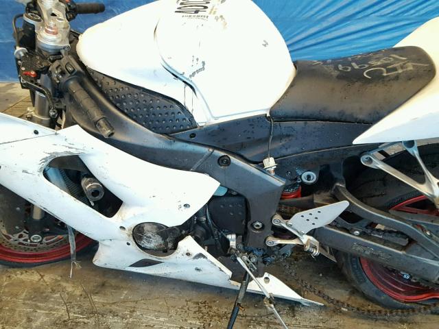 JKBZXJD146A001138 - 2006 KAWASAKI ZX636 C1 WHITE photo 7