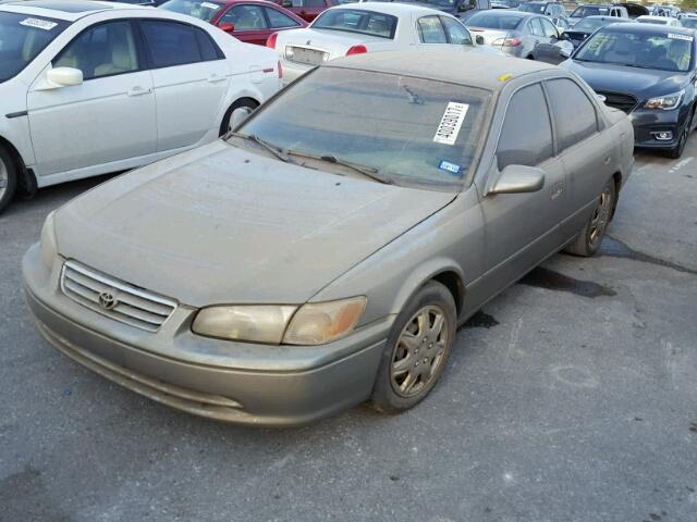 JT2BG22K710542124 - 2001 TOYOTA CAMRY CE SILVER photo 2