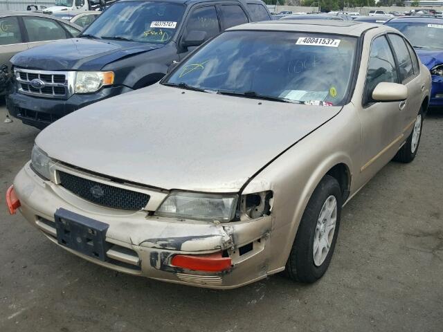 JN1CA21D5ST066328 - 1995 NISSAN MAXIMA GLE GOLD photo 2