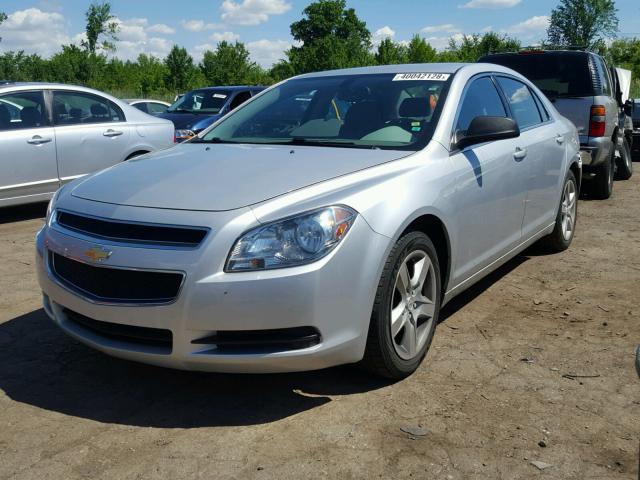 1G1ZB5EB1AF213216 - 2010 CHEVROLET MALIBU LS Gümüş foto 2