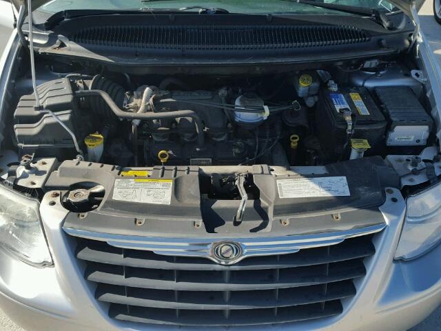 2A4GP54L66R811774 - 2006 CHRYSLER TOWN & COU SILVER photo 7