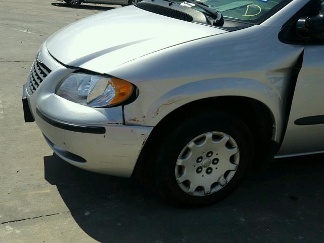 1C4GP45R54B564438 - 2004 CHRYSLER TOWN & COU 银色 照片 10