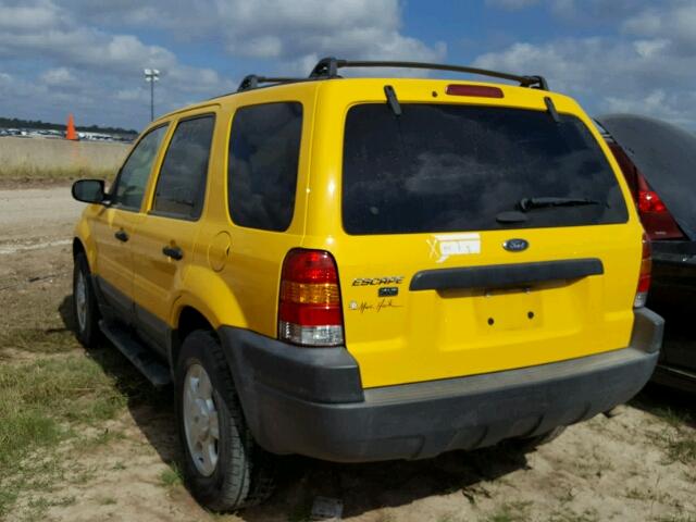 1FMYU03103KC26958 - 2003 FORD ESCAPE XLT YELLOW photo 3