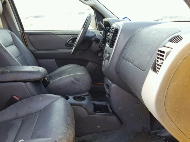 1FMYU03103KC26958 - 2003 FORD ESCAPE XLT YELLOW photo 5