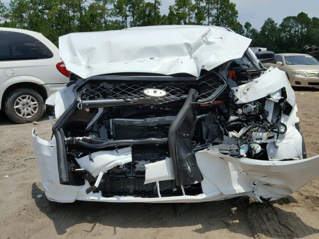 1FAHP2L82HG140149 - 2017 FORD TAURUS POL WHITE photo 9