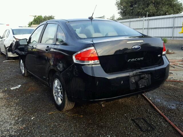 1FAHP3FNXAW265886 - 2010 FORD FOCUS BLACK photo 3