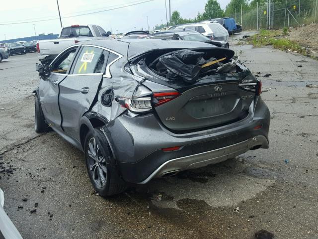 SJKCH5CR0HA027179 - 2017 INFINITI QX30 BASE GRAY photo 3