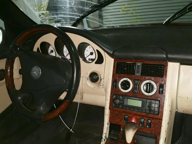 WDBKK65F91F184435 - 2001 MERCEDES-BENZ SLK 320 BURGUNDY photo 9