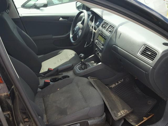 3VW1K7AJ0BM392666 - 2011 VOLKSWAGEN JETTA BASE 黑色 照片 5