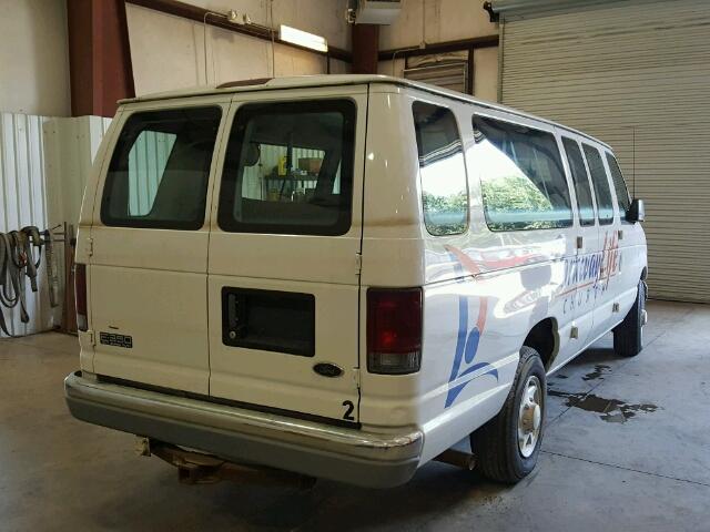 1FBSS31S02HA29057 - 2002 FORD ECONOLINE WHITE photo 4