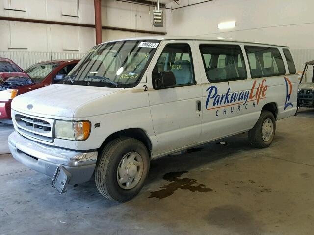 1FBSS31S02HA29057 - 2002 FORD ECONOLINE WHITE photo 9