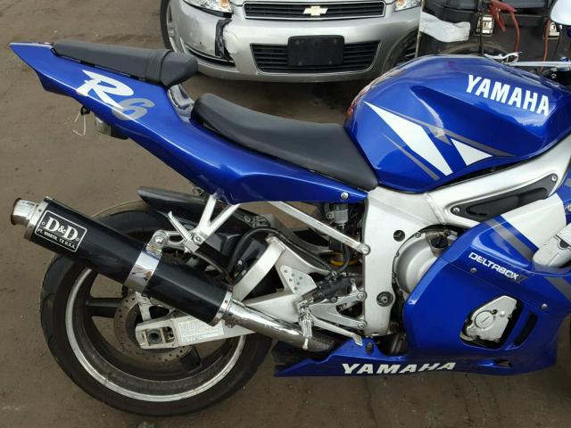 JYARJ04E71A016892 - 2001 YAMAHA YZFR6 L BLUE photo 6