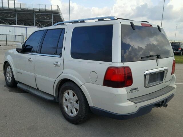 5LMFU27566LJ29615 - 2006 LINCOLN NAVIGATOR WHITE photo 3