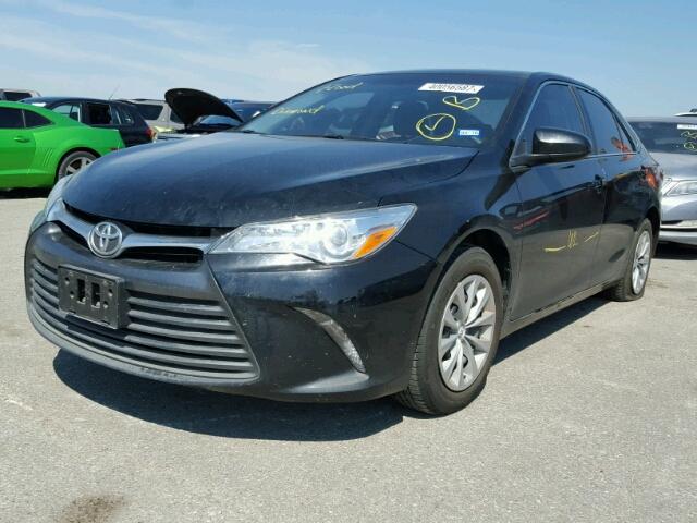 4T4BF1FK7FR504389 - 2015 TOYOTA CAMRY LE შავი ფოტო 2