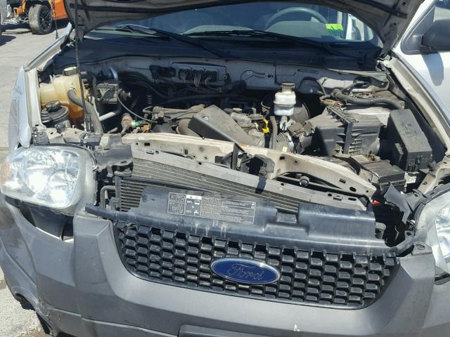 1FMYU93186KC23797 - 2006 FORD ESCAPE SILVER photo 7