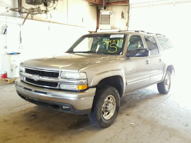 3GNGK26G43G279579 - 2003 CHEVROLET SUBURBAN K TAN photo 2