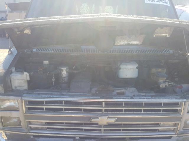 1GBEG25K1M7106952 - 1991 CHEVROLET G20 GRAY photo 7