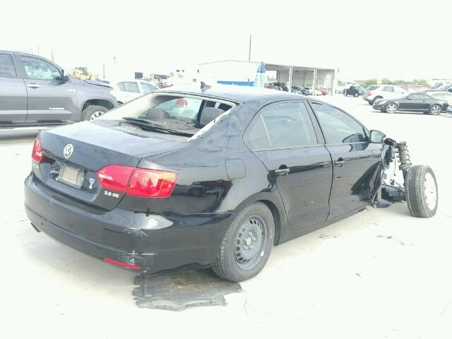 3VWDX7AJ7BM316621 - 2011 VOLKSWAGEN JETTA SE BLACK photo 4