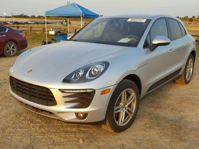 WP1AA2A51HLB06974 - 2017 PORSCHE MACAN SILVER photo 2