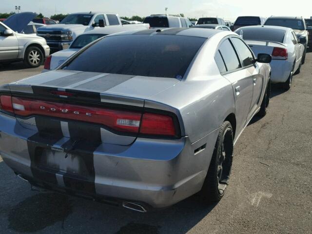 2C3CDXBG3DH594528 - 2013 DODGE CHARGER SE SILVER photo 4