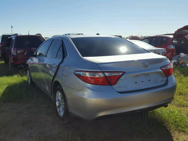 4T4BF1FK0GR527949 - 2016 TOYOTA CAMRY LE SILVER photo 3