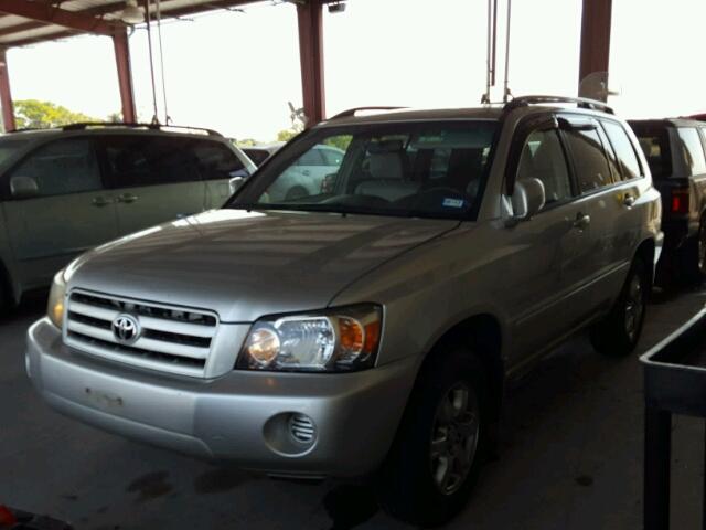 JTEEP21A840056709 - 2004 TOYOTA HIGHLANDER SILVER photo 2