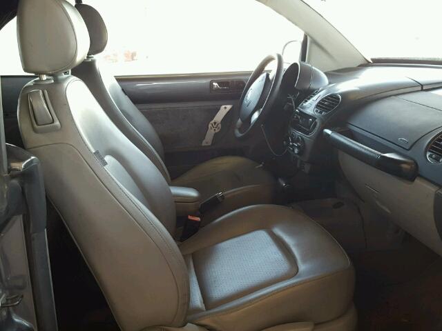 3VWRF31Y16M311631 - 2006 VOLKSWAGEN NEW BEETLE 灰色 照片 5