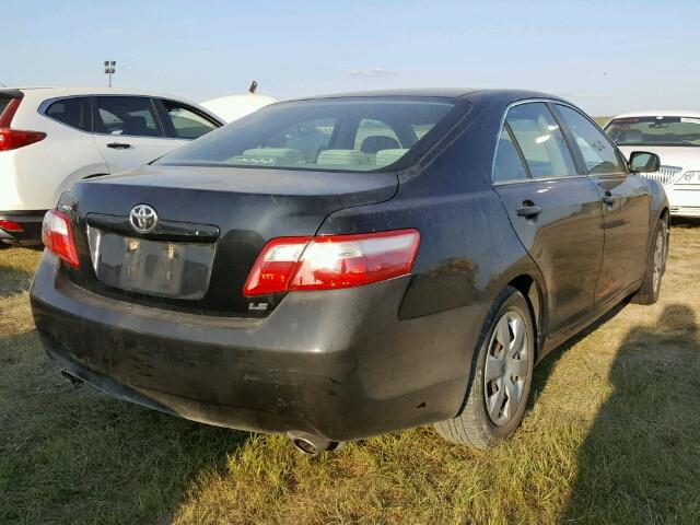 4T1BK46K28U068657 - 2008 TOYOTA CAMRY LE შავი ფოტო 4