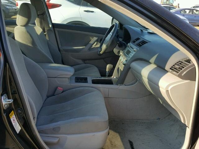 4T1BK46K28U068657 - 2008 TOYOTA CAMRY LE შავი ფოტო 5