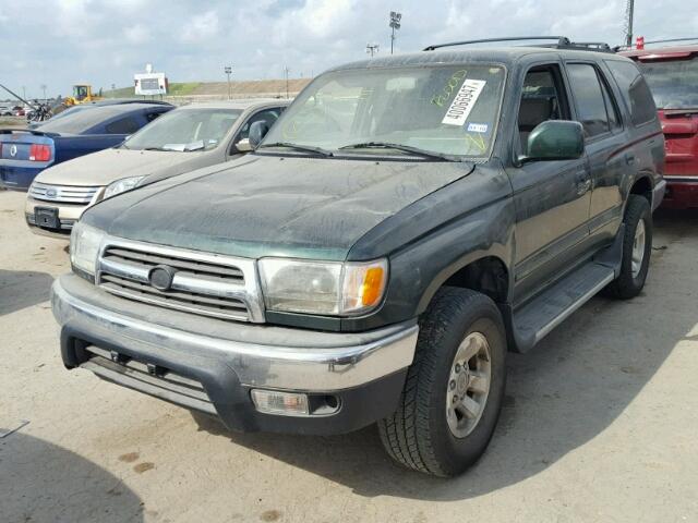 JT3GN86R420221385 - 2002 TOYOTA 4RUNNER SR GREEN photo 2