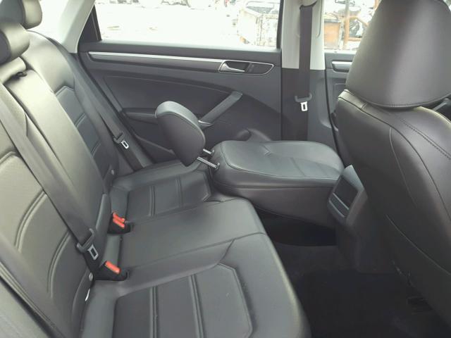 1VWDT7A34HC050773 - 2017 VOLKSWAGEN PASSAT R-L SILVER photo 6