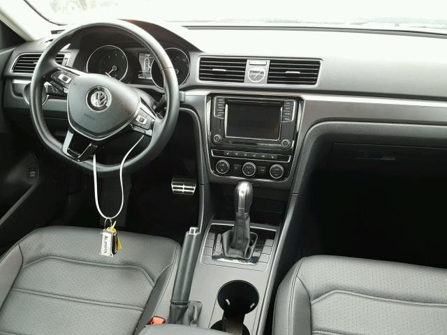 1VWDT7A34HC050773 - 2017 VOLKSWAGEN PASSAT R-L SILVER photo 9