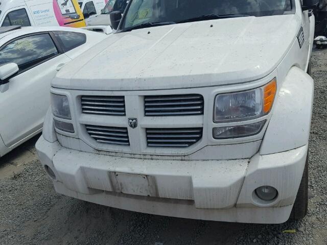 1D8GT58637W673076 - 2007 DODGE NITRO R/T WHITE photo 9