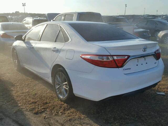 4T1BF1FK8GU547814 - 2016 TOYOTA CAMRY WHITE photo 3