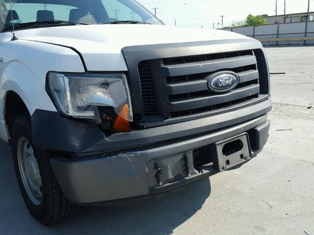 1FTNF1CF6CKD65057 - 2012 FORD F150 WHITE photo 9