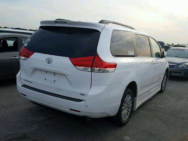 5TDYK3DC6BS019770 - 2011 TOYOTA SIENNA WHITE photo 4