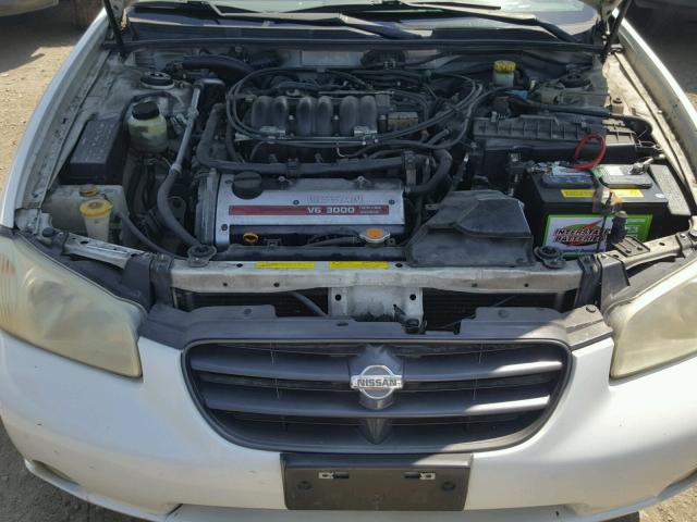 JN1CA31D81T837899 - 2001 NISSAN MAXIMA GXE WHITE photo 7