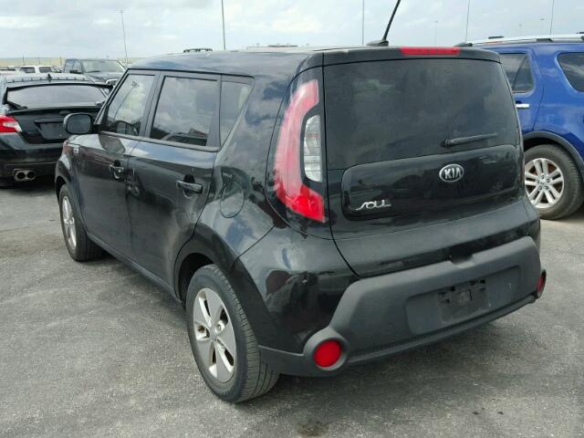 KNDJN2A28F7772750 - 2015 KIA SOUL BLACK photo 3