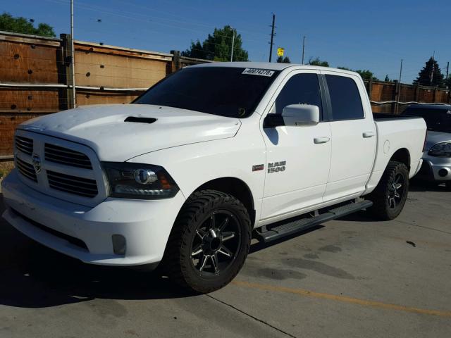 1C6RR7MT7FS516208 - 2015 RAM 1500 SPORT WHITE photo 2