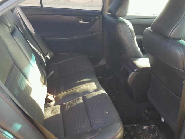 4T1BF1FK5FU886626 - 2015 TOYOTA CAMRY LE 灰色 照片 6