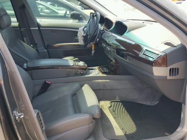 WBAHN83517DT65555 - 2007 BMW 750 GRAY photo 5