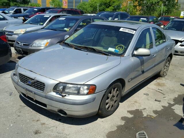 YV1RS61R922104201 - 2002 VOLVO S60 Plata foto 2