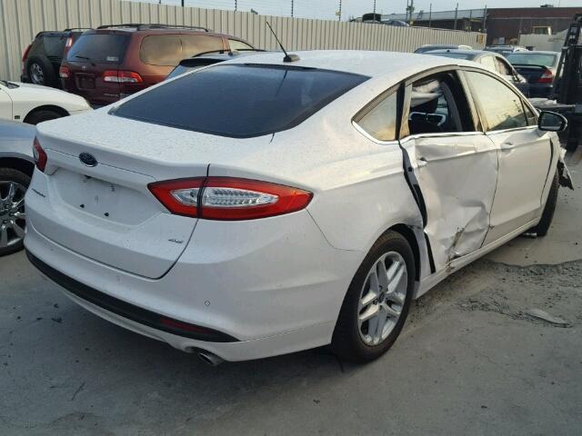 3FA6P0H79GR397036 - 2016 FORD FUSION SE WHITE photo 4