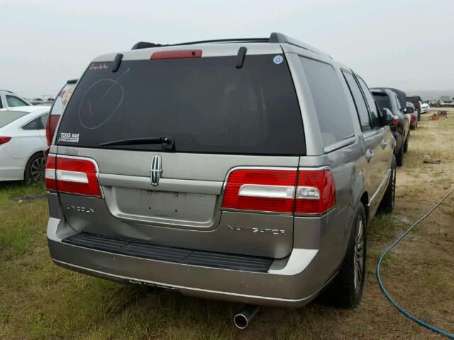 5LMFU27519LJ00799 - 2009 LINCOLN NAVIGATOR SILVER photo 4